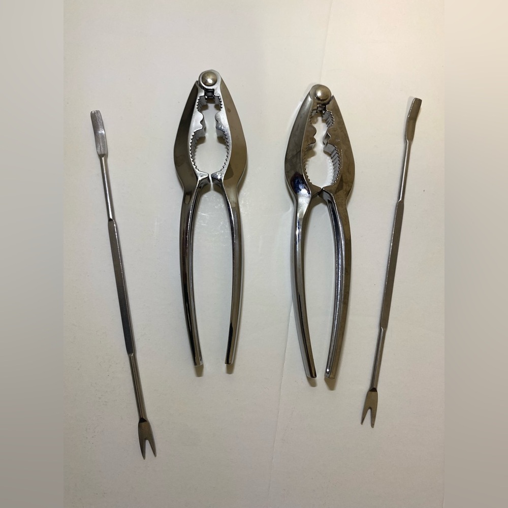 2 Shellfish Crackers & 2 Shellfish forks/tools bundle like new!